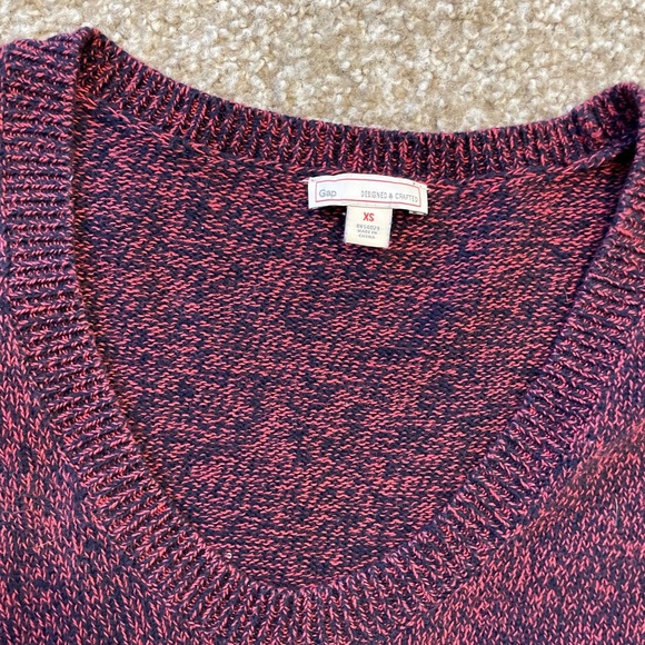 GAP Sweater - Picture 2 of 4